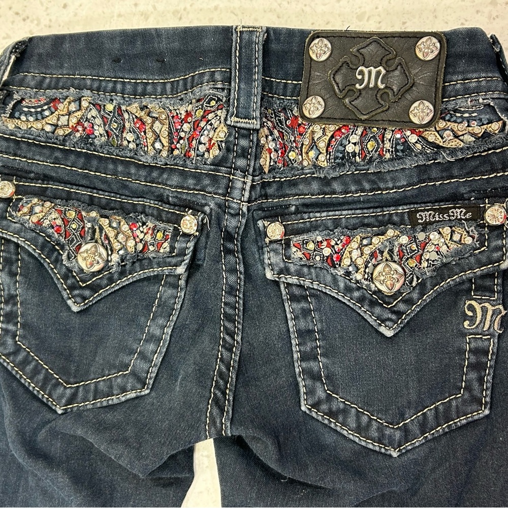 Miss Me Jeans Signature Skinny, Size 24, Blue Denim with Embellished Pockets